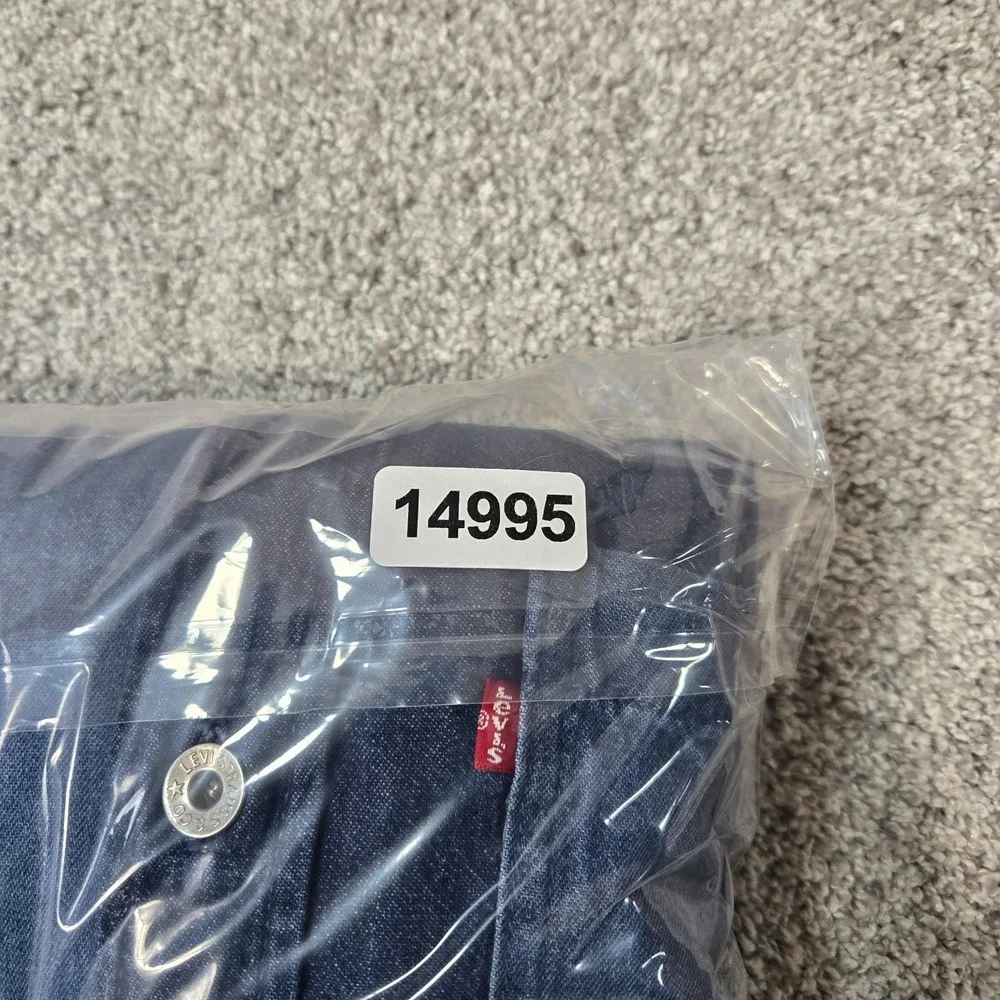 Levis Shirt Mens XL Blue Two Tone Denim Metal Button vintage